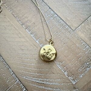 Invisawear Gold Pendant Necklace